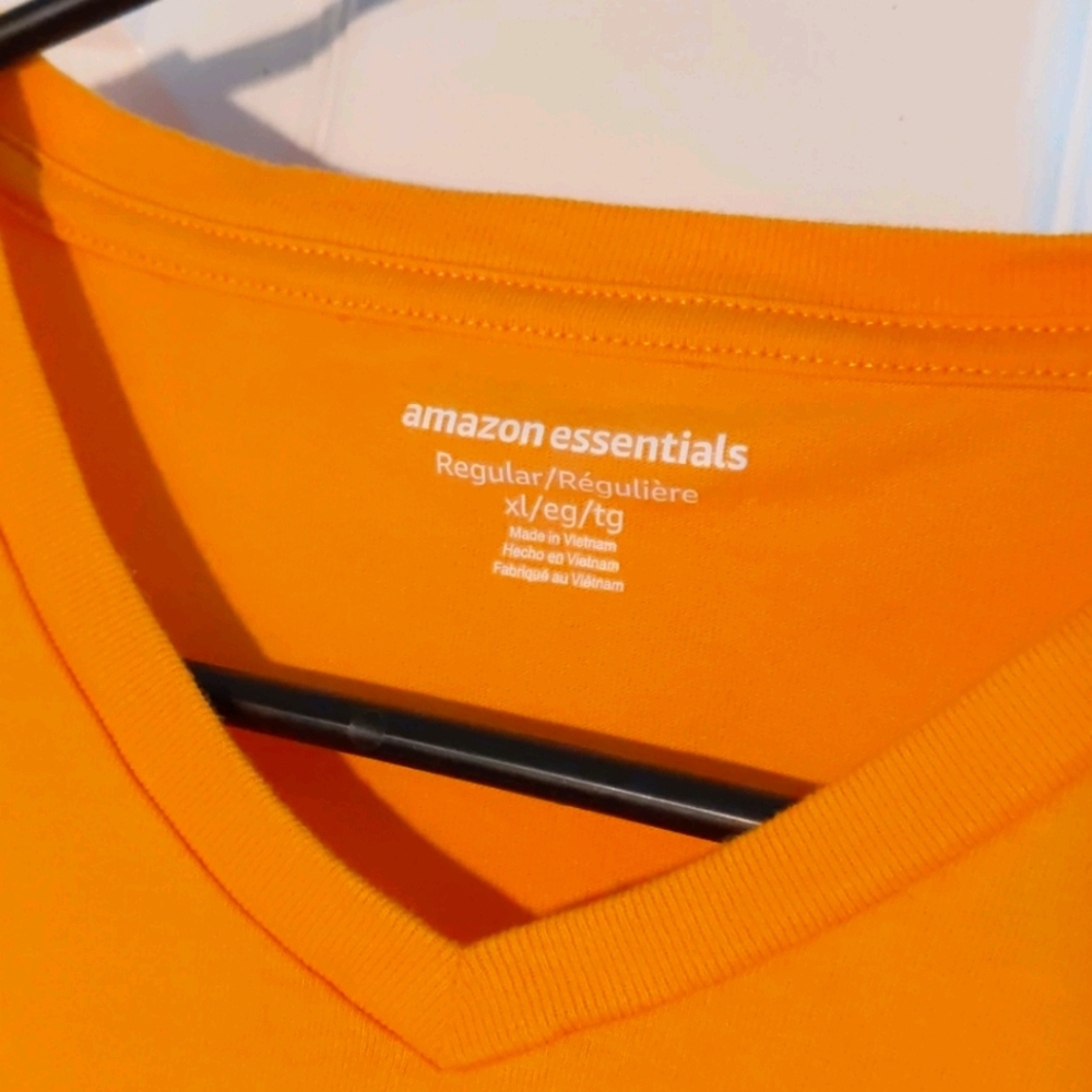 Amazon Essentials V-neck Tee . Regular Size XL - Picture 2 of 6